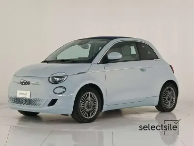 Usata Fiat 500e Icon 42 kW (58 CV) 2023 Celestial blue Cabrio