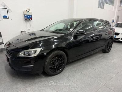 Usata Volvo V60 Kinetic 120 CV (88 kW) 2015 Nero Station wagon