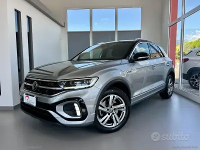 Usata VW T-Roc R-line 150 CV (110 kW) 2024 Grigio SUV