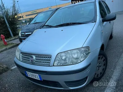 Occasion Fiat Punto Active 60 ch (44 kW) 2010 Gris Citadine