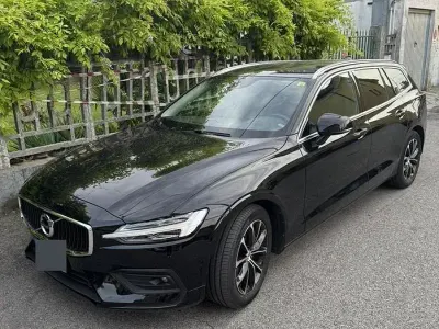 Usata Volvo V60 Business Edition 150 CV (110 kW) 2019 Nero Station wagon