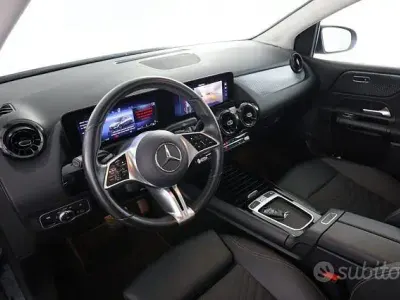 Usata Mercedes B180 Advanced 116 CV (85 kW) 2023 Blu Monovolume