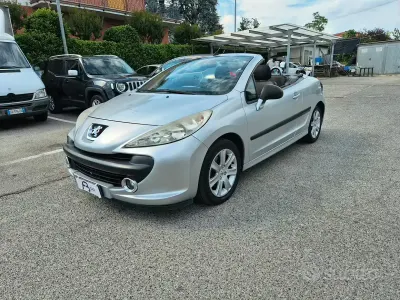 Usata Peugeot 207 CC 120 CV (88 kW) 2008 Grigio Cabrio