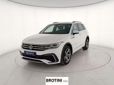 Używany VW Tiguan R-line 150 KM (110 kW) 2022 Biały SUV