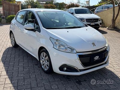Usata Peugeot 208 Allure 75 CV (55 kW) 2016 Bianco Utilitaria