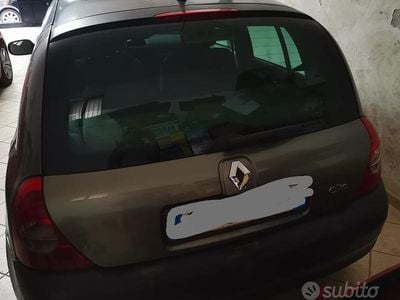 Usata Renault Clio II 82 CV (60 kW) 2003 Grigio Berlina