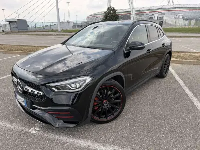 Usata Mercedes GLA200 Business 150 CV (110 kW) 2020 Nero SUV