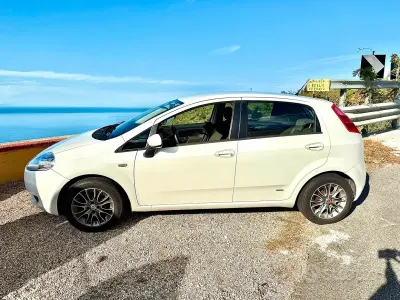 Usata Fiat Grande Punto 65 CV (47 kW) 2007 Bianco Utilitaria