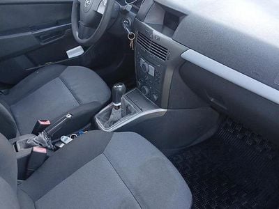 Usata Opel Astra 68 CV (50 kW) 2005 Blu Station wagon