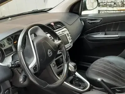 Usata Lancia Delta 120 CV (88 kW) 2011 Grigio Utilitaria