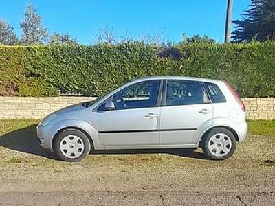 Usata Ford Fiesta 68 CV (50 kW) 2005 Grigio Utilitaria