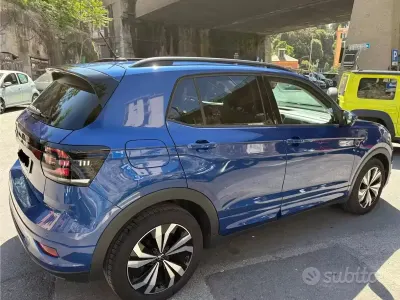 Usata VW T-Cross R-line 115 CV (84 kW) 2023 Blu SUV