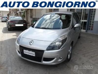Usata Renault Scenic E-Tech Luxe 110 CV (80 kW) 2011 Grigio Monovolume