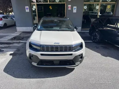 Nuova Jeep Avenger Summit 101 CV (74 kW) 2026 Beige metallizzato SUV