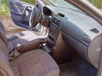 Grigio Usata 2001 Opel Astra Berlina | 1000 €