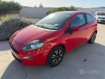 Usata Fiat Punto S 84 CV (61 kW) 2012 Rosso Utilitaria