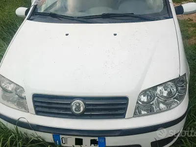 Usata Fiat Punto 80 CV (58 kW) 2003 Utilitaria