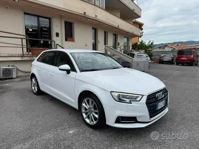 Käytetty Audi A3 Design 110 HP (80 kW) 2016 Valkoinen Sedan