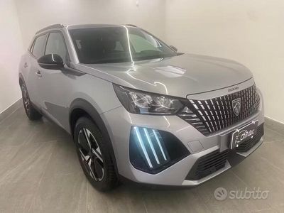 Usata Peugeot 2008 Allure 131 CV (96 kW) 2023 Grigio SUV