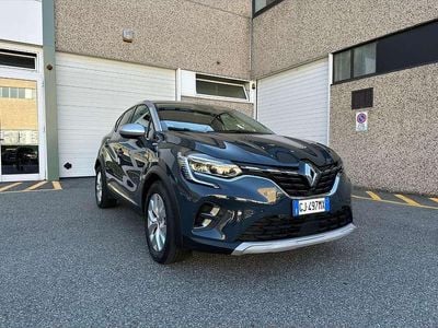 Usata Renault Captur Intens 92 CV (67 kW) 2022 Blue marine + tetto grigio SUV