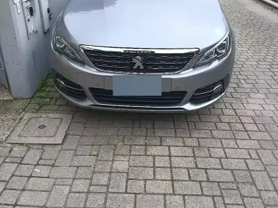 Usata Peugeot 308 SW 131 CV (96 kW) 2020 Grigio Station wagon