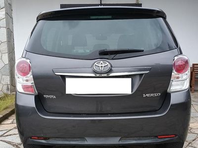 Usata Toyota Verso Active 132 CV (97 kW) 2014 Grigio Monovolume