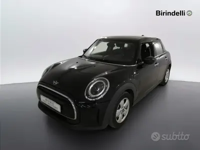 Usata Mini ONE Essential 102 CV (75 kW) 2021 Midnight black metallizzato Utilitaria