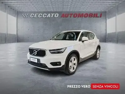 Usata Volvo XC40 Momentum 150 CV (110 kW) 2018 Bianco SUV