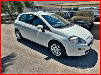 Occasion Fiat Punto Lounge 69 ch (50 kW) 2013 Blanc Citadine