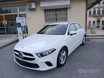 Usata Mercedes A180 Business 116 CV (85 kW) 2019 Bianco Berlina