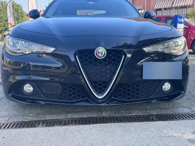 Usata Alfa Romeo Giulia 150 CV (110 kW) 2018 Nero Berlina