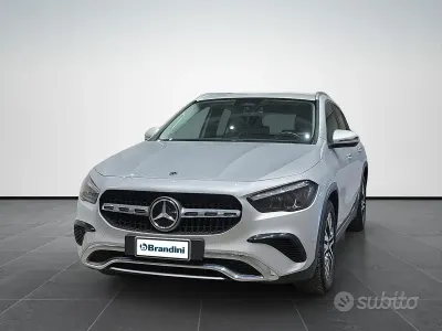 Usata Mercedes GLA200 Business 150 CV (110 kW) 2023 Grigio SUV