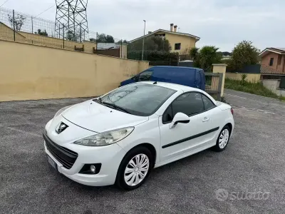 Usata Peugeot 207 CC 90 CV (66 kW) 2011 Bianco Cabrio