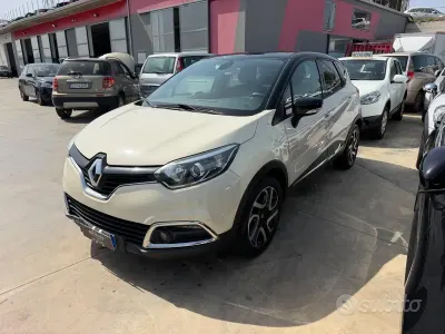 Usata Renault Captur 90 CV (66 kW) 2013 Beige SUV