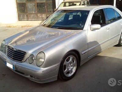 usata Mercedes E270 Classecdi avantgarde incidentata