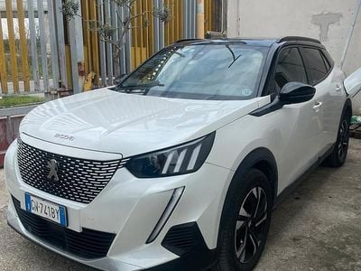 Usata Peugeot 2008 100 kW (136 CV) 2023 Bianco SUV