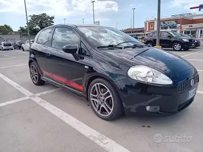 Usata Fiat Grande Punto Emotion 90 CV (66 kW) 2008 Nero Utilitaria