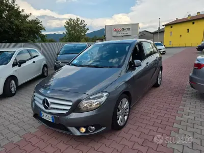 Usata Mercedes B180 109 CV (80 kW) 2012 Grigio Utilitaria