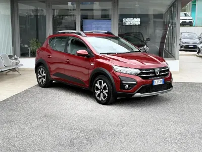 Usado Dacia Sandero Stepway 101 CV (74 kW) 2022 Rojo Berlina