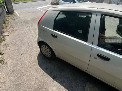 Usata Fiat Punto Active 60 CV (44 kW) 2010 Bianco Utilitaria