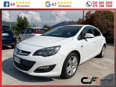 Usata Opel Astra 139 CV (102 kW) 2015 Berlina