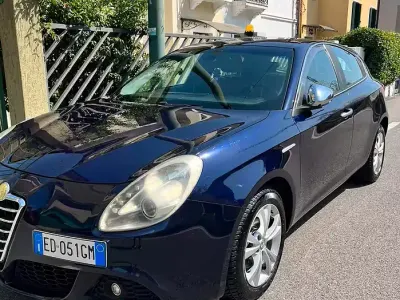 Usata Alfa Romeo Giulietta 105 CV (77 kW) 2010 Blu Utilitaria