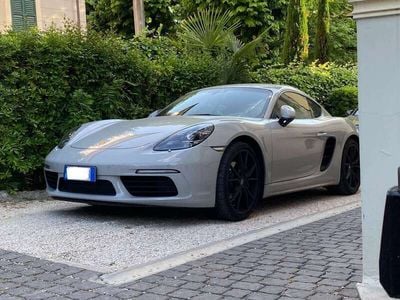 Porsche 718 Cayman