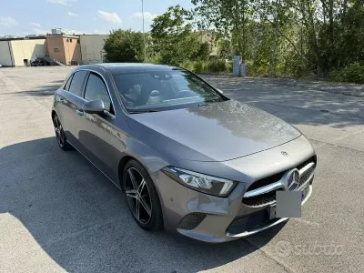 Usata Mercedes A180 95 CV (69 kW) 2018 Grigio Monovolume
