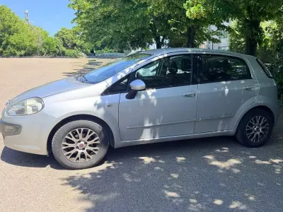 Usata Fiat Punto Evo Dynamic 75 CV (55 kW) 2010 Argento Utilitaria