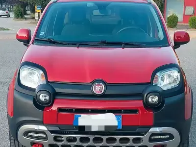 Usata Fiat Panda Cross Cross 86 CV (63 kW) 2023 Rosso Utilitaria