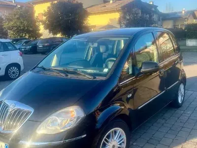 Usata Lancia Musa 95 CV (69 kW) 2010 Nero Monovolume