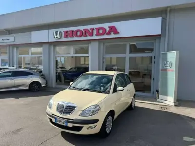 Usata Lancia Ypsilon 60 CV (44 kW) 2006 Beige Utilitaria