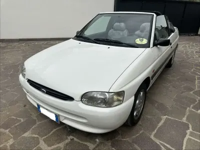 Usata Ford Escort Cabriolet 90 CV (66 kW) 1995 Cabrio