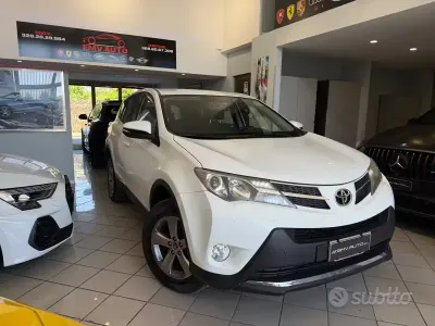 Usata Toyota RAV4 Style 124 CV (91 kW) 2015 Bianco SUV